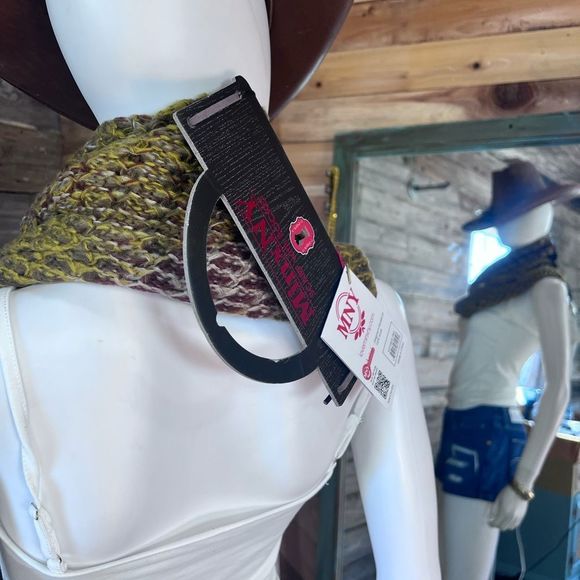 MinxNY Infinity Cuff Scarf With Zip Pocket Orange Yellow 💗 - Picture 3 of 5